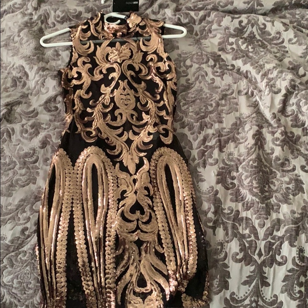 Fashion nova dress never worn